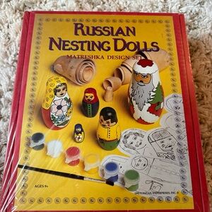 Russian Nesting Dolls Matreshka Design Set